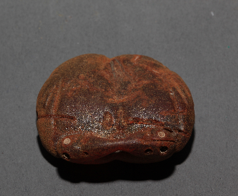 汉琥珀雕对鸟佩饰