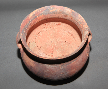 三角纹双耳彩陶盆