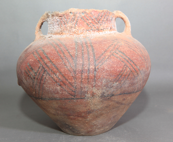 三角纹双耳彩陶罐