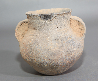 夹砂黑陶双耳罐