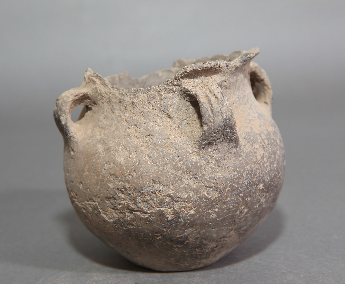 夹砂黑陶四耳罐