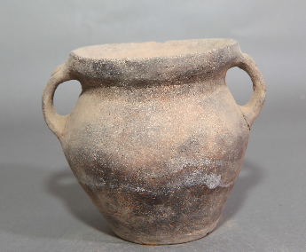 黑陶双耳侈口罐