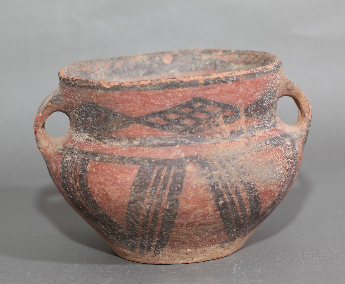 三角纹双耳彩陶罐