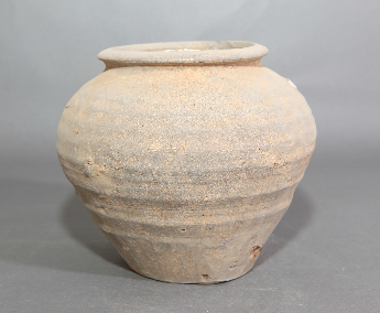 泥质旋纹灰陶罐