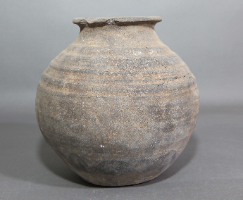 旋纹灰陶罐