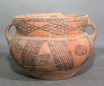 双耳彩陶罐