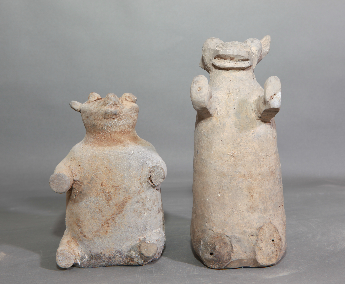 细泥灰陶镇墓兽