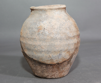 旋纹灰陶罐