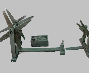 清纺线车	纺线车	清	1	件	1	长117 宽58   高54 	木	完整	征集