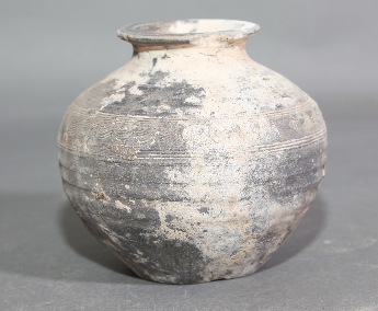 旋纹灰陶罐