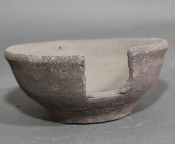 碗状夹砂灰陶灶