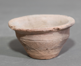 敞口夹砂灰陶小匙