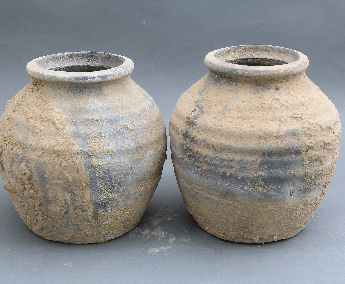旋纹灰陶罐