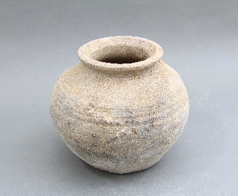 侈口旋纹灰陶罐
