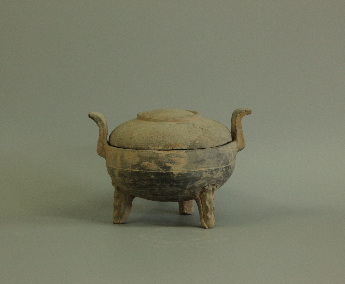 兽足灰陶鼎